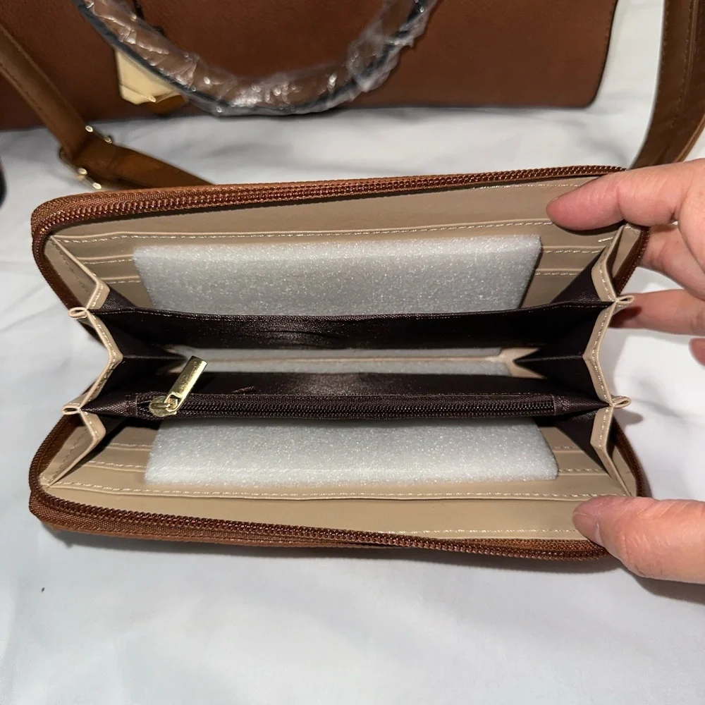Elegant Brown Leather Satchel with Gold Accents Set with crossbody and wallet - Picture 2 of 3
